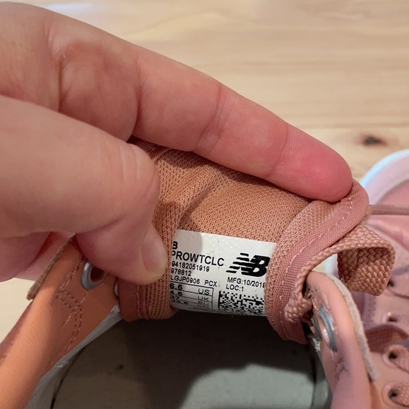 New Balance pink sneakers - Picture 4 of 9